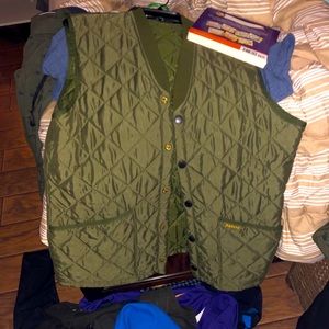 Men's Barbour Eskdale Quilted Vest - size S